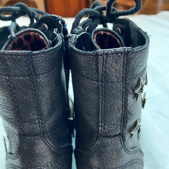 Steve Madden Combat Boot Lace up and Zipper Metallic Black Embellishments Y S3 - Picture 9 of 16